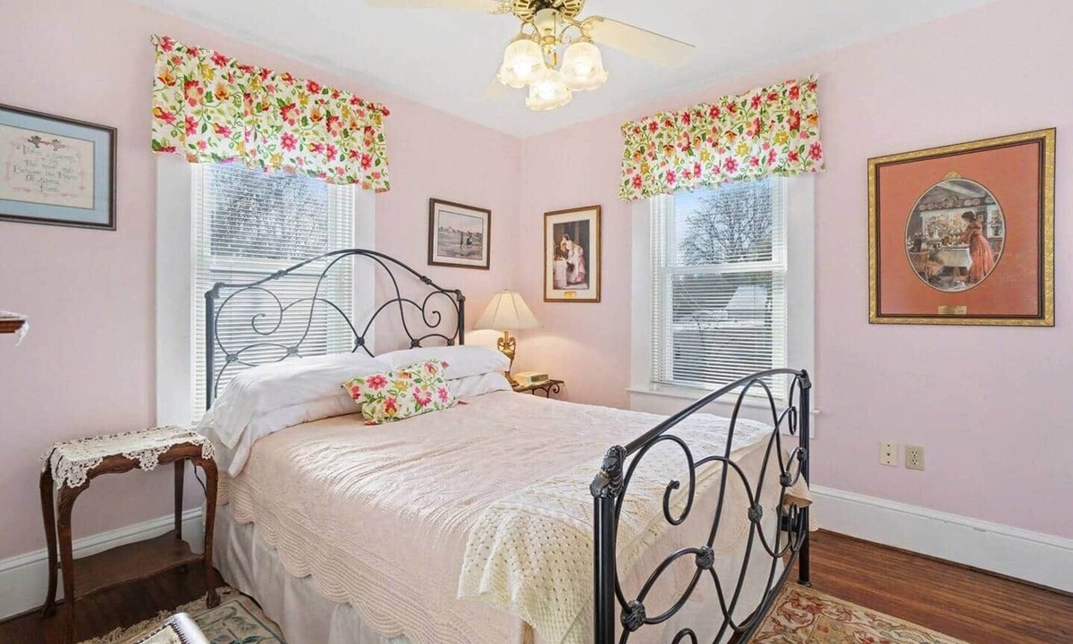 Manheim House | Ribbons N Romance @ The Manheim Manor BnB