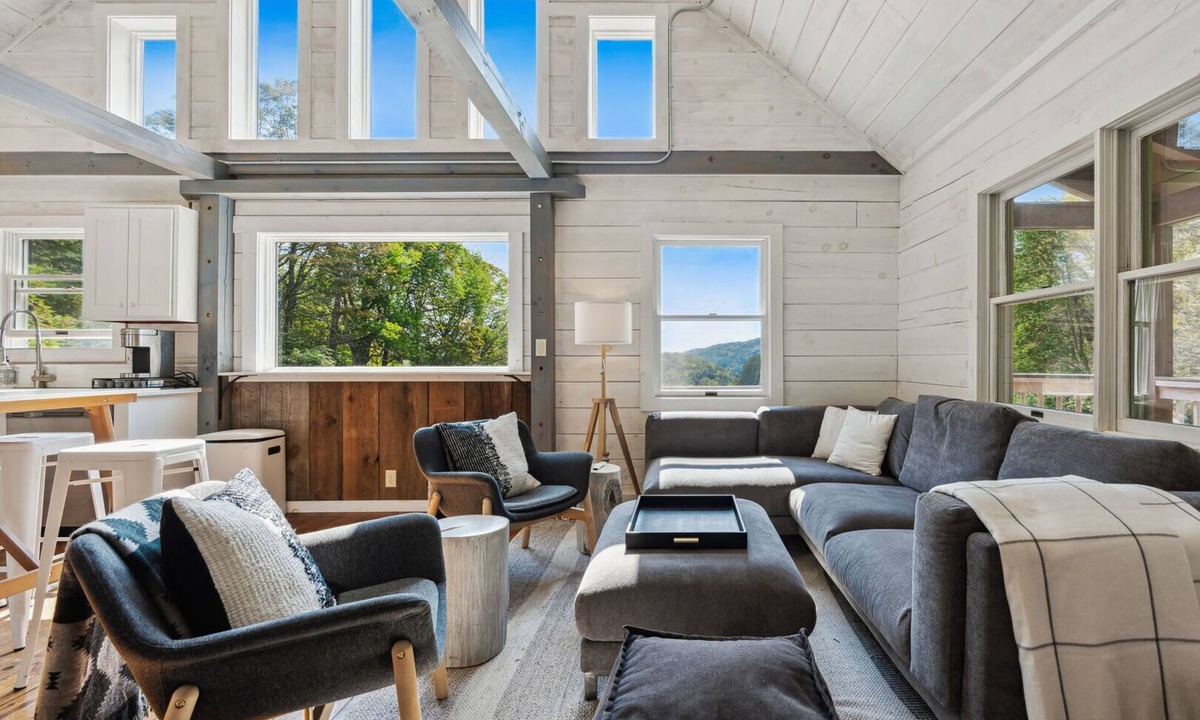Woodstock House | Scenic Ridge Cabin with Sweeping Vermont Views