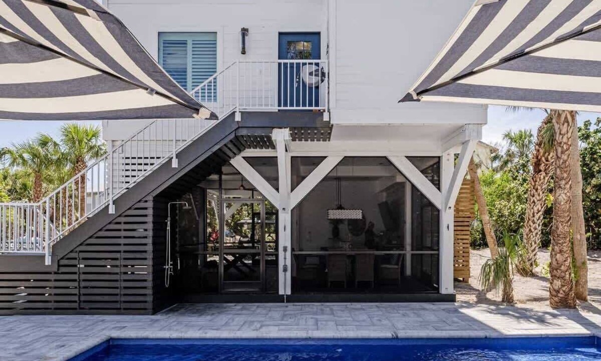 Jose's Hideaway House | Seashell Escape: Heated Pool Golf Cart Pool Trusted Local Hosts