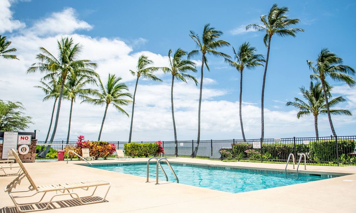 Kaunakakai Condo | Secluded, third-floor condo with ocean views, WiFi & outdoor pool