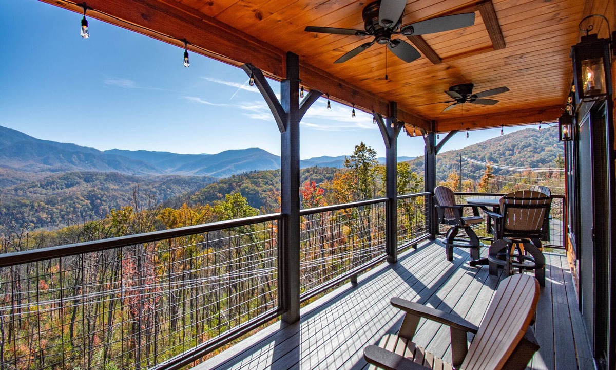 Cottage Gardens Cabin | See July 4th Fireworks From Your Balcony!