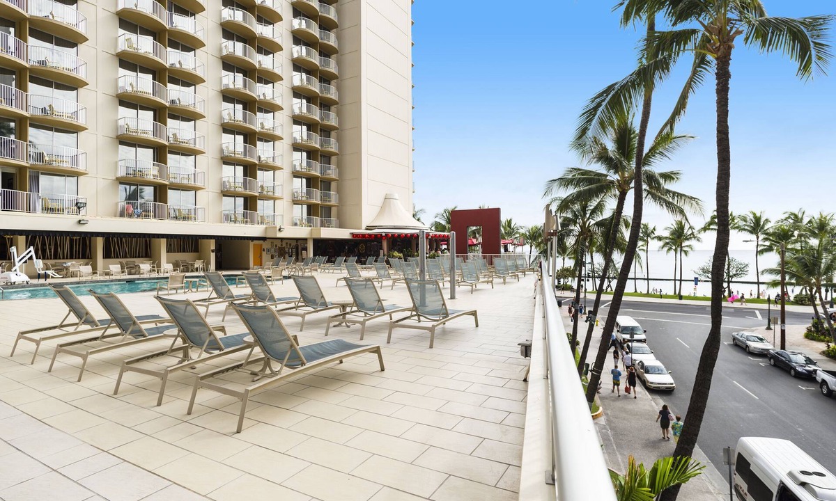 Waikiki Hotel | Short Distance From The Well Known Sites! 2 Family-friendly Units, Pool