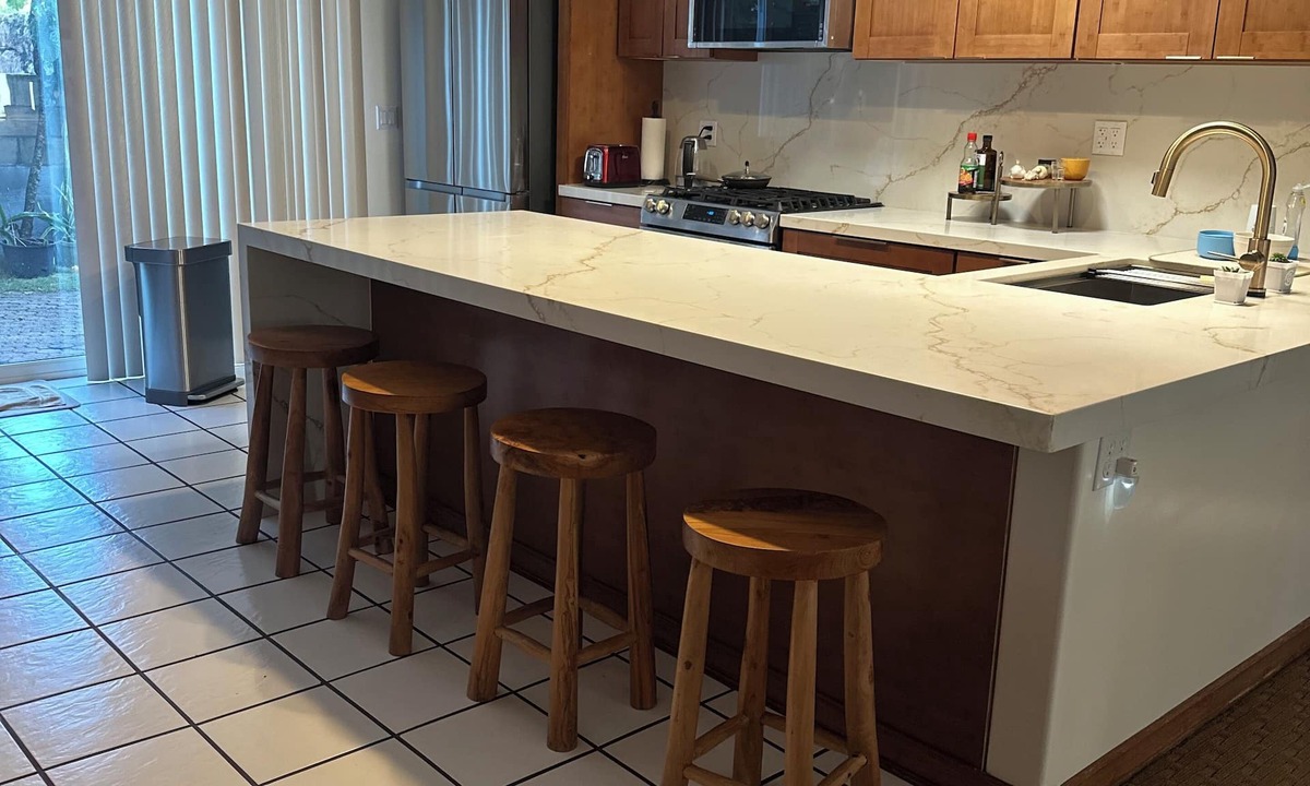 Waimanalo Beach House | Short walk to the best beach around. Peace and tranquility! 30 nights only