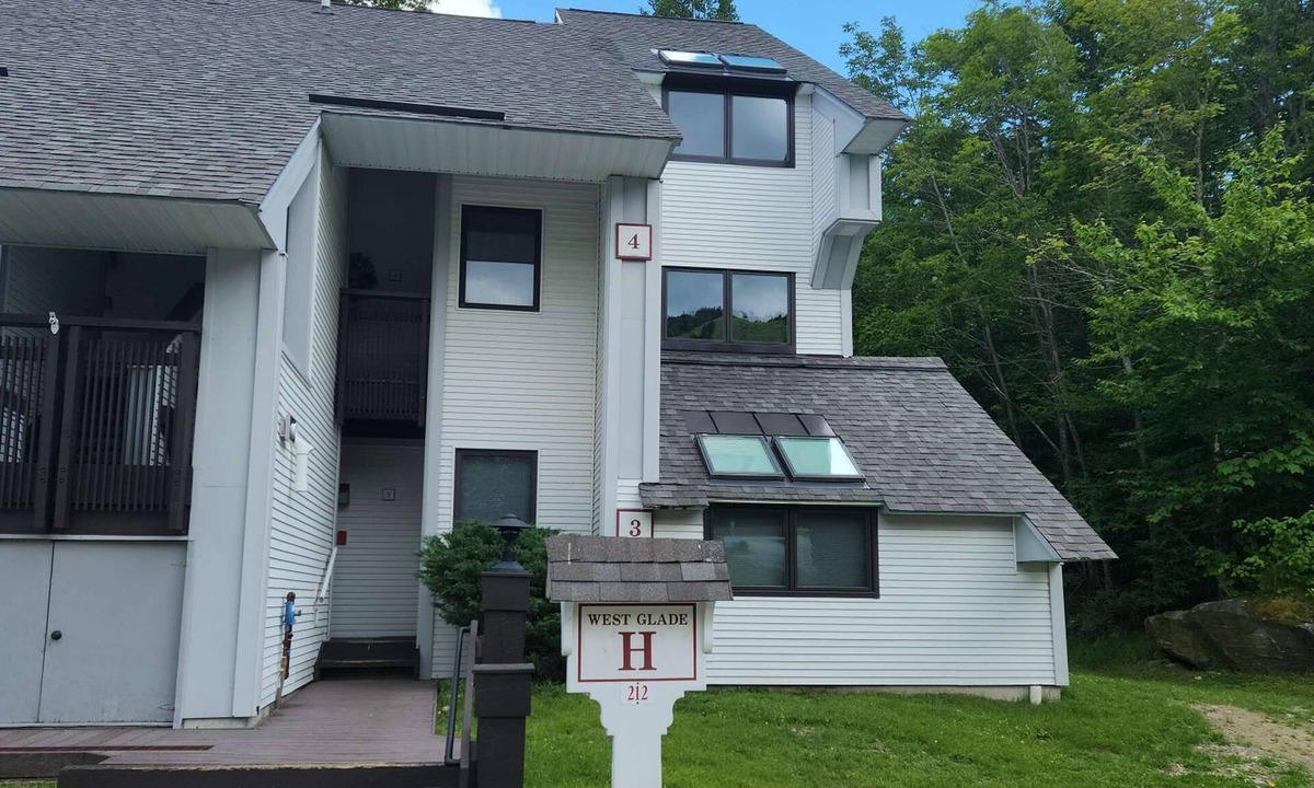 Killington Condo | Ski In/Out Sunrise West Glade 3 BR 3 BA Trailside, Sauna, Pool, Hot Tub
