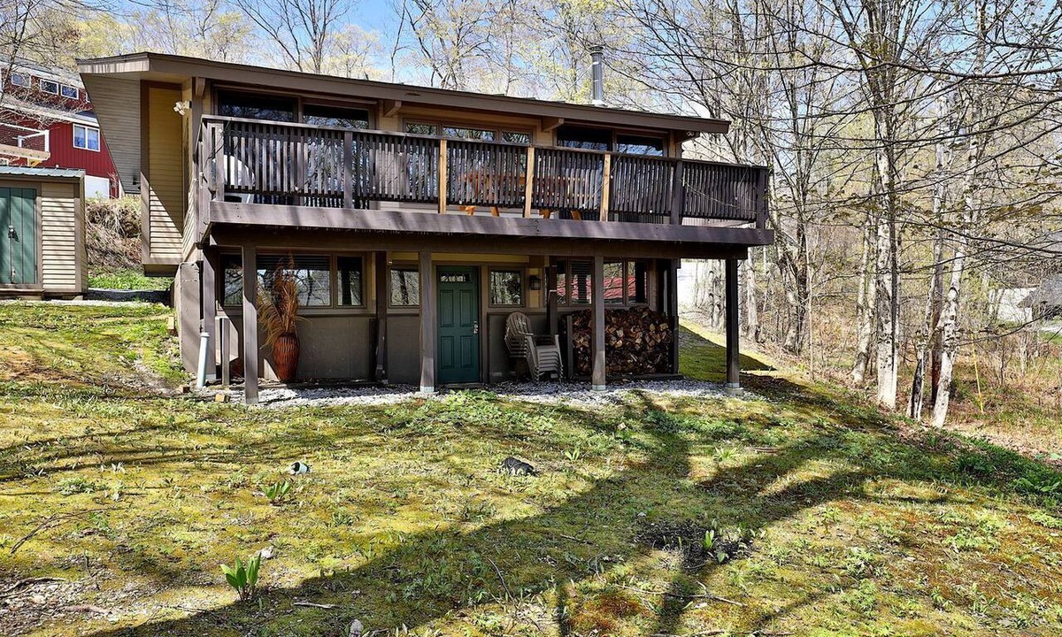 Killington Cabin | Ski-In/Ski-Out Mountain Retreat | 4BR Home at Pico Mountain