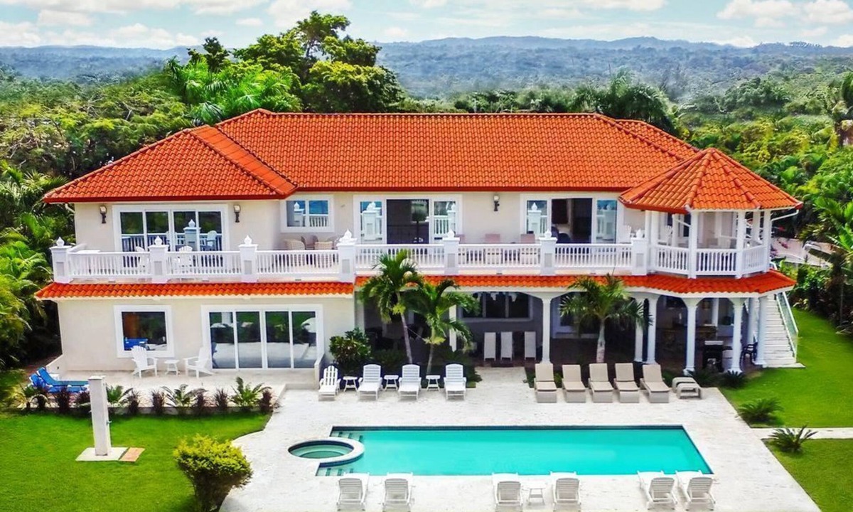 Sosua Villa | Sosua Oceanfront MEGA Mansion + Bonus