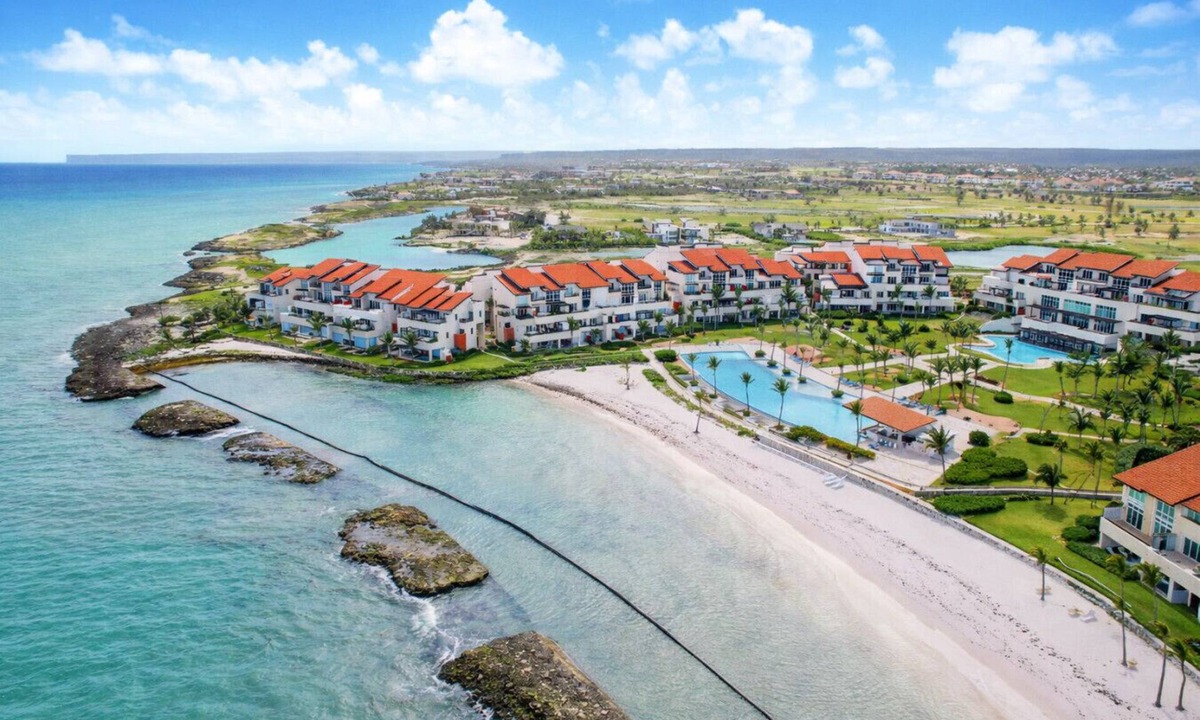 Punta Cana Apartment | Sotogrande: Beachfront condo w/housekeeper, plunge pool, beach & pool