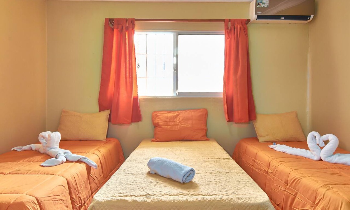 Corales del Sur Apartment | Spacious Apartment with 3 Single Beds Near SDQ Airport Free Wi-Fi & Parking