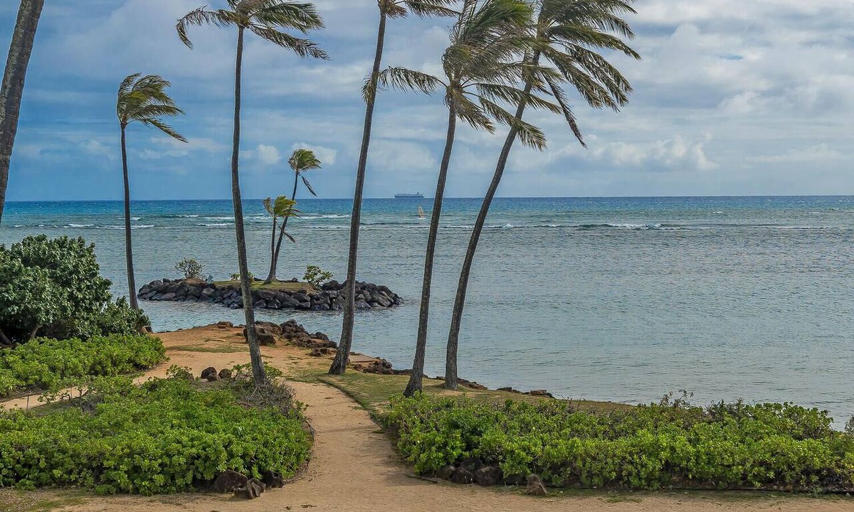Waialae Iki Condo | Spring Special, Enjoy Luxury Resort Style Living at it's Best!