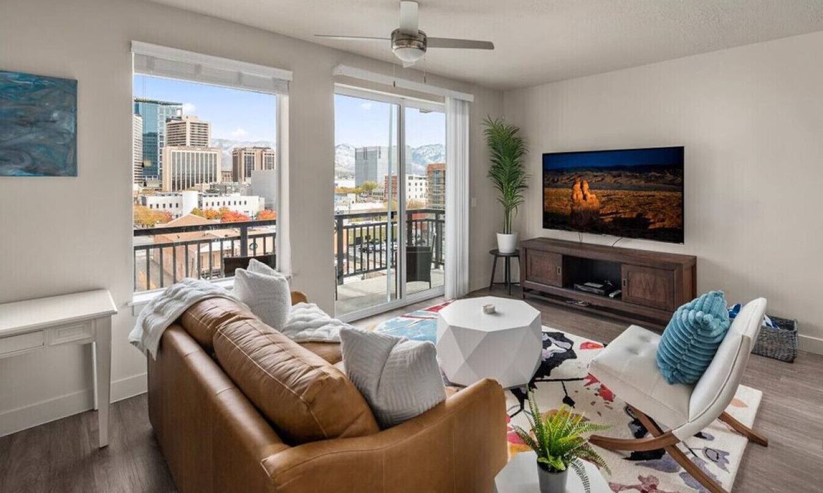 Rio Grande Apartment | Stunning 1BD Pool/Htub/Gym Near Convention Centre