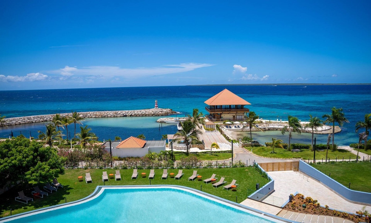 La Romana Hotel | Stunning Oceanfront – Welcoming Room with Breathtaking Sea Views