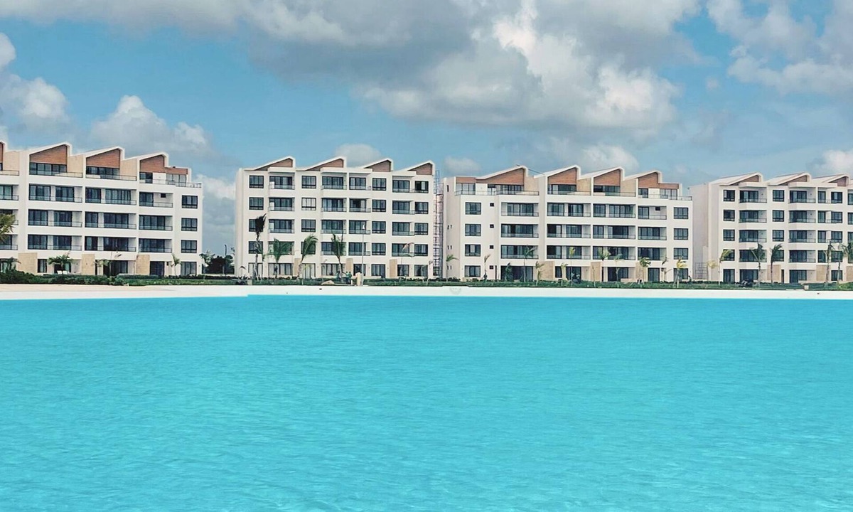 Punta Cana Apartment | The Beach - Punta Cana City Place, private Jacuzzi and Beach, sleep 5, wifi +✨