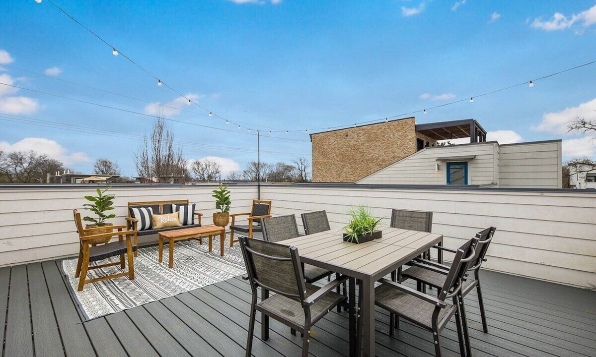Chestnut Hill House | Two Homes | Sleeps 20 | 12 Beds | Hot Tub