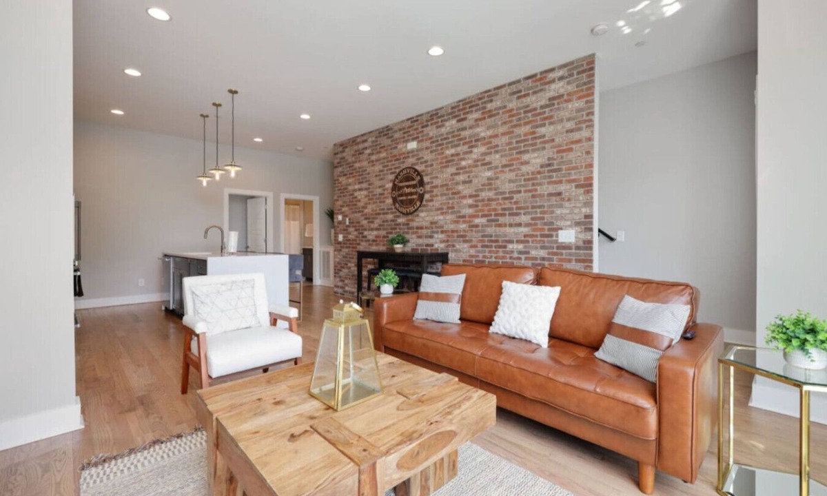 West End House | Urban Escape | Elegant Retreat | Skyline Views