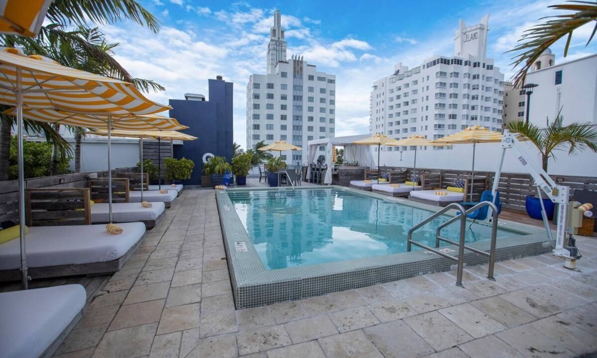 City Center House | Vacation Starts Here! 3 Comfortable Units, Onsite Pool, Near Fisher Island Beach