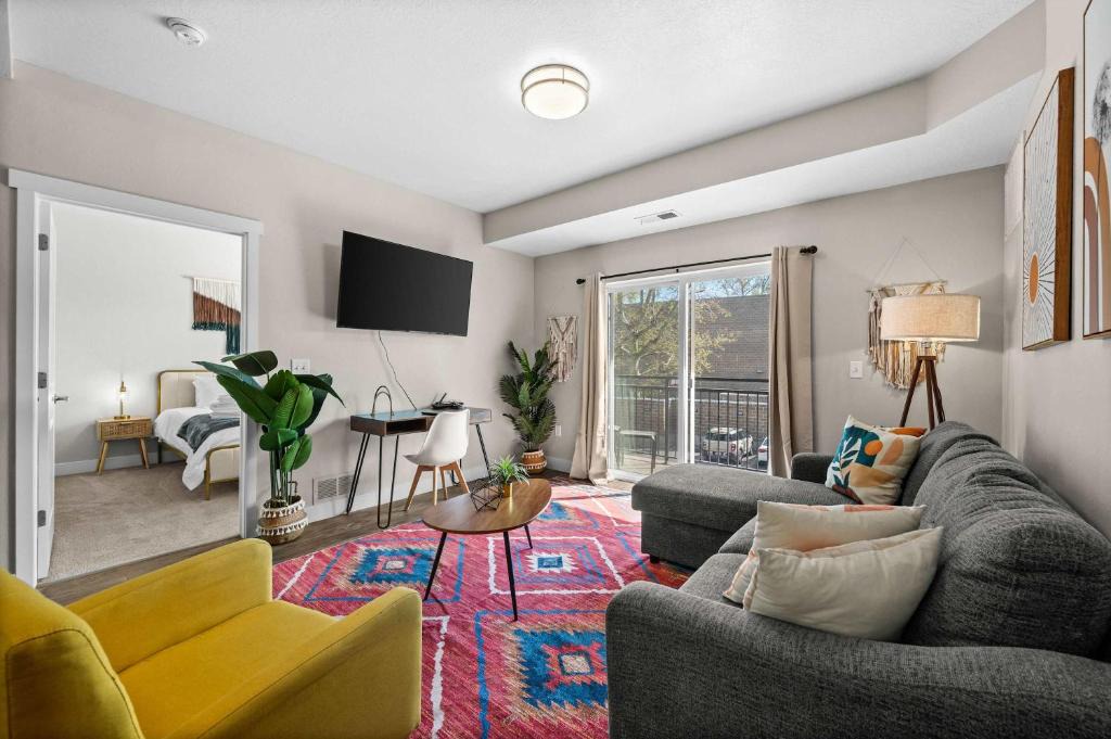 Fairpark Apartment | Walkable SLC 2BR Delta & Airport