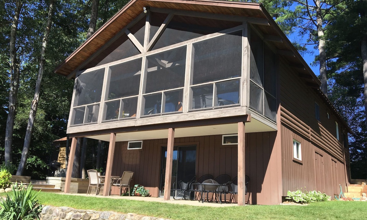 Lake Luzerne House | Water front Lake House Screen porch