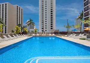 17FL Fully Renovated, 5 mins to Beach with Parking