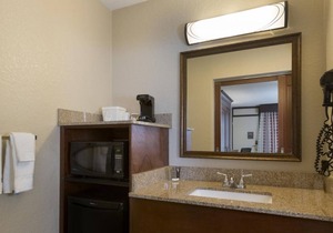Better Choice For Your Vacation! 3 Family-Friendly Units, Pool, Free Parking