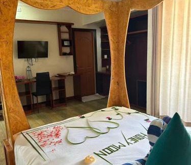 Guraidhoo Hotel | Athens View Hotel