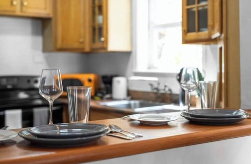 North Beach Hotel | #01 Suite in Art-Déco BoutiqueHotel freeParking King-size+Twin-size Kitchen