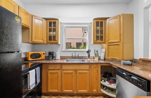 North Beach Hotel | #01 Suite in Art-Déco BoutiqueHotel freeParking King-size+Twin-size Kitchen