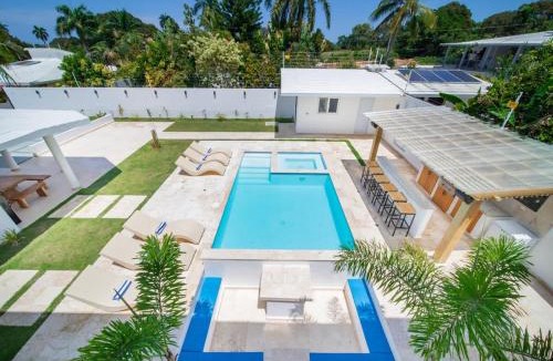 Urbanizacion Tavarez Villa | 14 Bedroom Villa 2 mins from Sosua