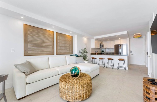 Waikiki Condo | 180° Oceanfront Gem: Fully Renovated Luxury Condo