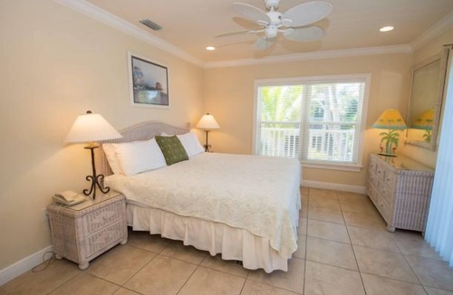 Bradenton Beach Hotel | 2 Bedroom, 2 Bathroom # 258. Pet Friendly
