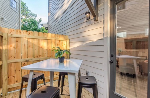 West End Apartment | 20 Bed West Nashville Private Bachelorette House