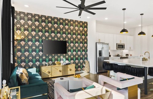Cleveland Park House | 24K Escape - Rooftop Oasis, 3 Miles to Broadway, Walk to Restaurants!