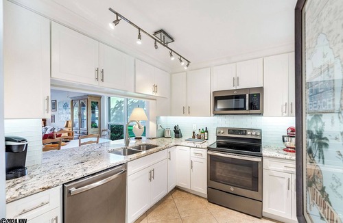 Imperial Golf Estates Condo | 2B/2B FABULOUS WATERFRONT NAPLES CONDO! ABBEY ON THE LAKE