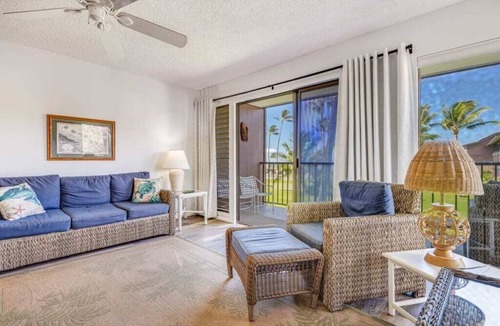 Kaunakakai Condo | 2BR Ocean View w/Lanai and Kitchen - Molokai Shores 217