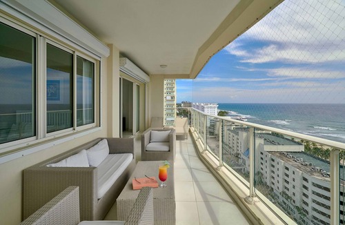 Villas Del Mar Apartment | ®{3BR~Hemingway~Retreat}@JuanDolio+Pool