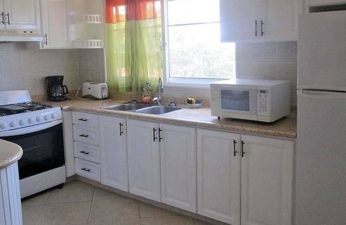 Urbanizacion Tavarez Villa | 4BD inexpensive guest-friendly villa with pool in central Sosua, low downpayment