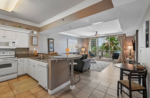 Panama City Beach Condo | 4th Flr 1 Bdrm+Bunks/2Bath. Upgraded! Sleeps 6