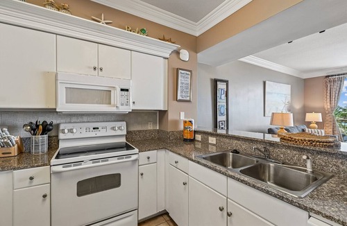 Panama City Beach Condo | 4th Flr 1 Bdrm+Bunks/2Bath. Upgraded! Sleeps 6