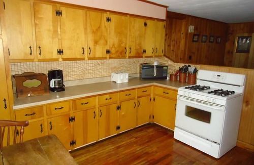 Johnsburg Cabin | 5 Bedroom Pet Friendly House Lake George Region