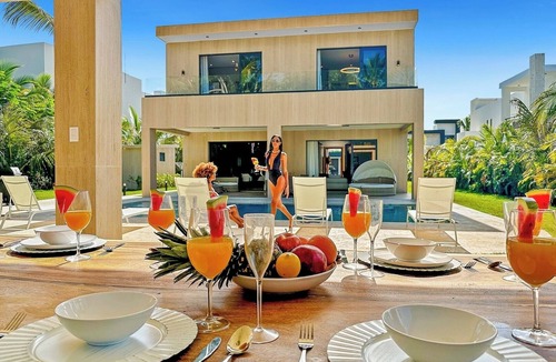 Punta Cana Villa | 5BR Beach Villa Dorado with private Pool BBQ andMaid