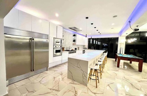 Playa Chiquita Villa | 8 BR Grand Villa in Oceanfront Comm Sosua Ocean Vill