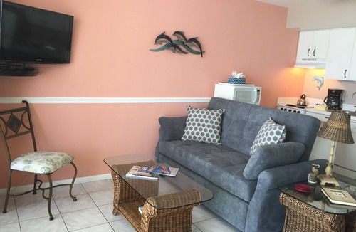 Marco Island Condo | A MILLION DOLLAR VIEW WITH A ROOM. Penthouse Floor. 5 star reviews. 3 beds.
