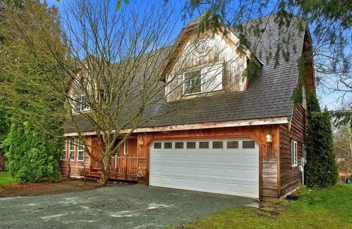 Gold Bar House | A spacious home with lots of extras for everyone