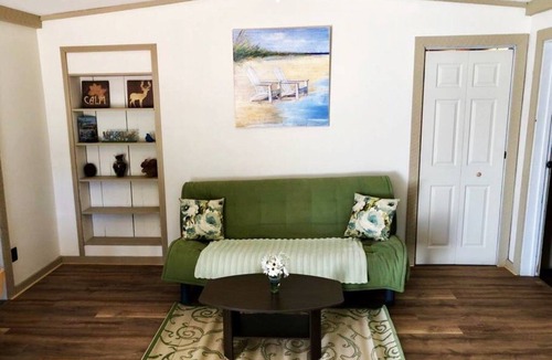 Lake Luzerne-Hadley Apartment | Adirondack Apartment-Lake Luzerne