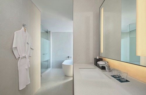 Pakuwon City Hotel | Aloft by Marriott Surabaya Pakuwon City