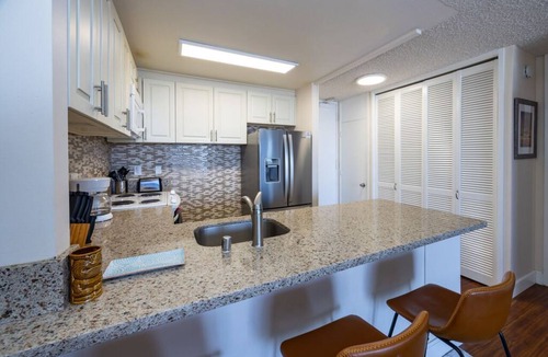 Waikiki Condo | Aloha Condos, Ilikai Marina, Condo 786, Oceanfront, AC
