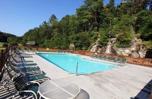 Sevierville Cabin | Amazing Cabin, Resort with Indoor/Outdoor Pool, Mountain View,Hot Tub,Mini-Golf