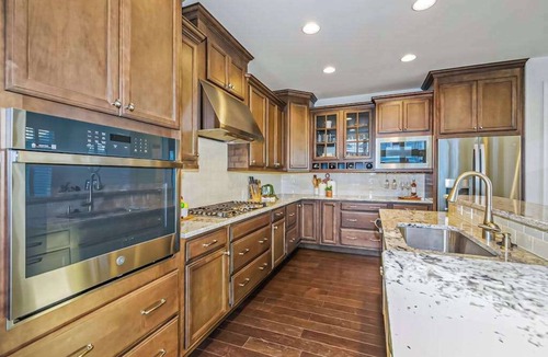 Long Neck House | Amazing Peninsula retreat with pools, hot tubs, sports courts, & ample golfing
