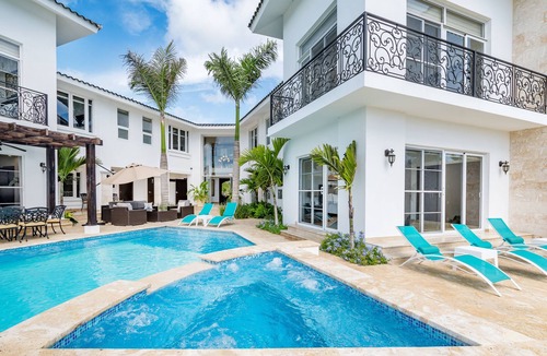 Bavaro Villa | Amazing Private Villa with Chef & Maids