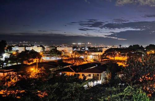 Licey al Medio Apartment | Apartamento Moderno con Piscina, Seguridad y Respaldo Electrico
