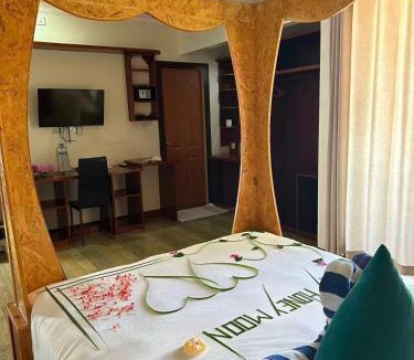 Guraidhoo Hotel | Athens View Hotel